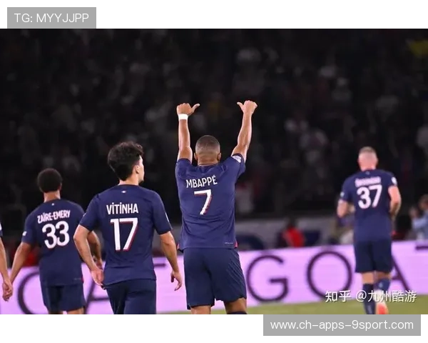 巴黎球星遭凶狠铲球伤退，痛苦落泪，巴黎球迷